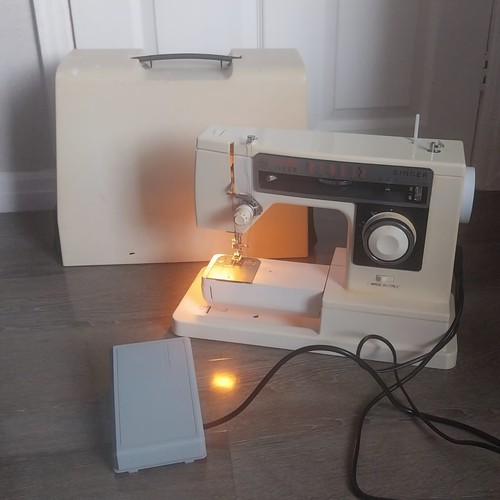 Singer sewing machine - singer,
