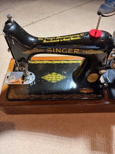 Singer sewing machine - singer,