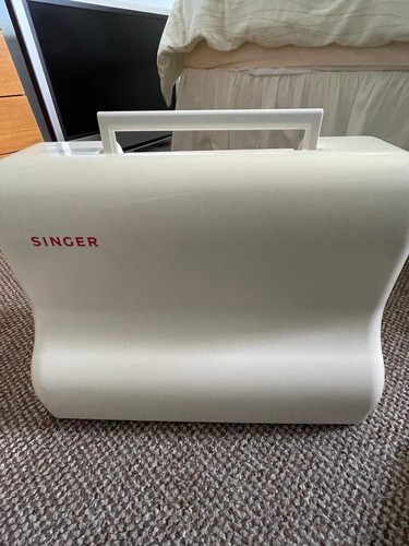 Singer zigzag sewing machine - sewing,