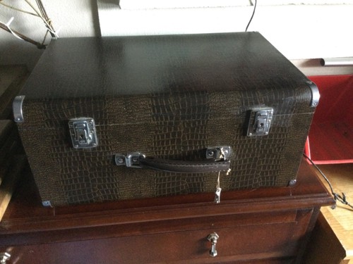 Singer sewing machine - singer,